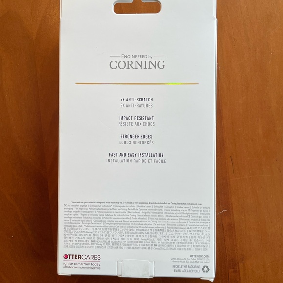 New Otterbox Amplify Glass Screen Protector for iPhone 13 and iPhone 13 Pro - Picture 4 of 8